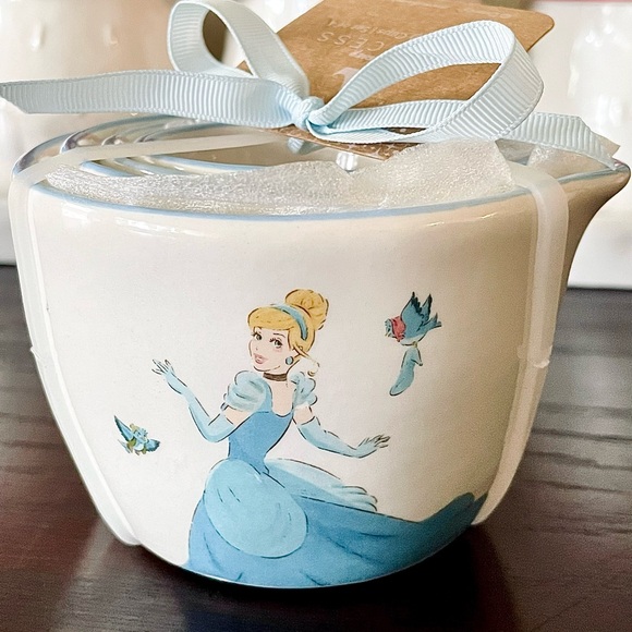 NWT Rae Dunn Disney Magical Cinderella Princess Measuring Cups Set - Picture 7 of 9
